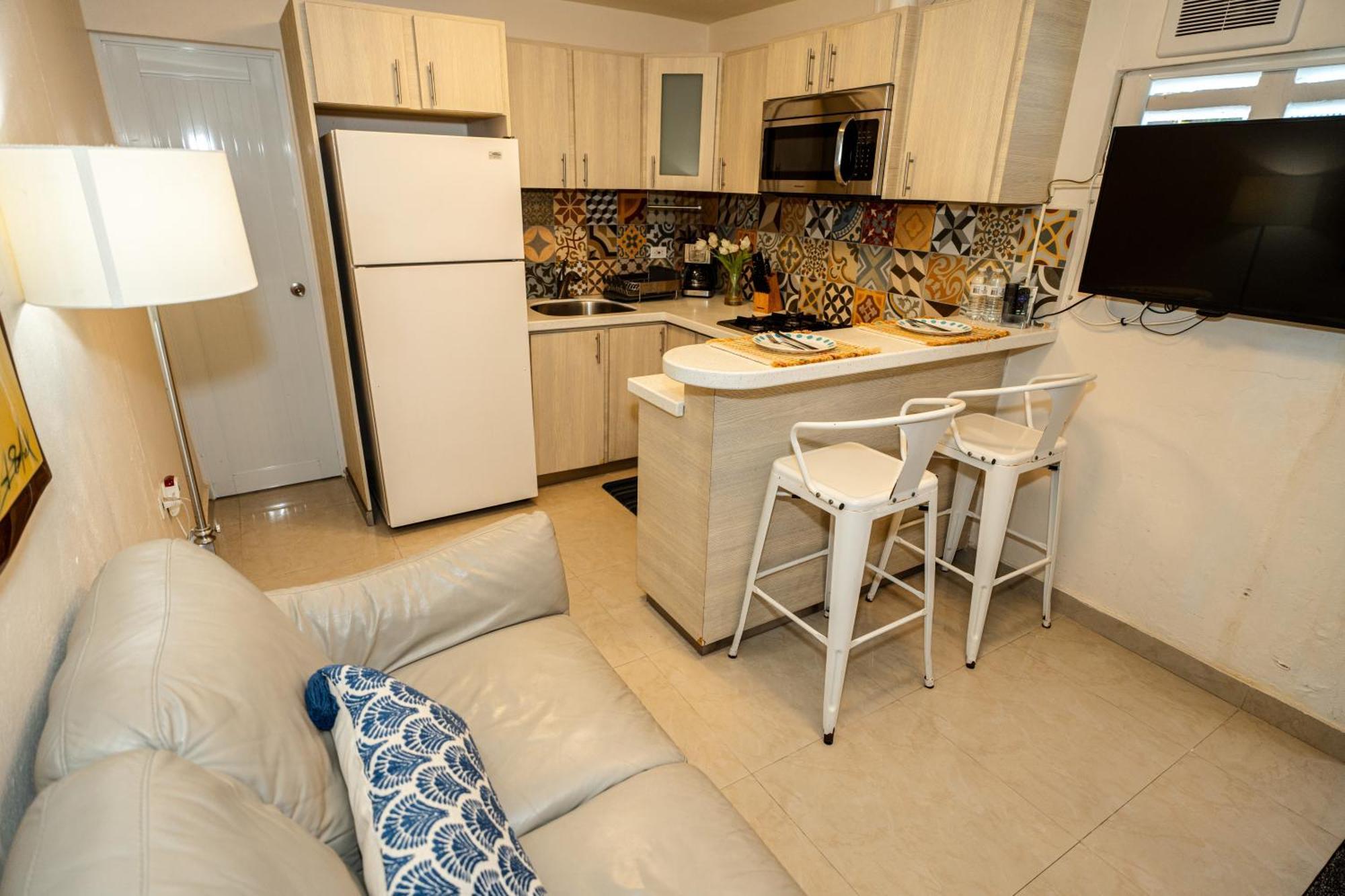 Appartement Compact Haven With Private Entrance And Free Parking And Laundry à Ponce Extérieur photo