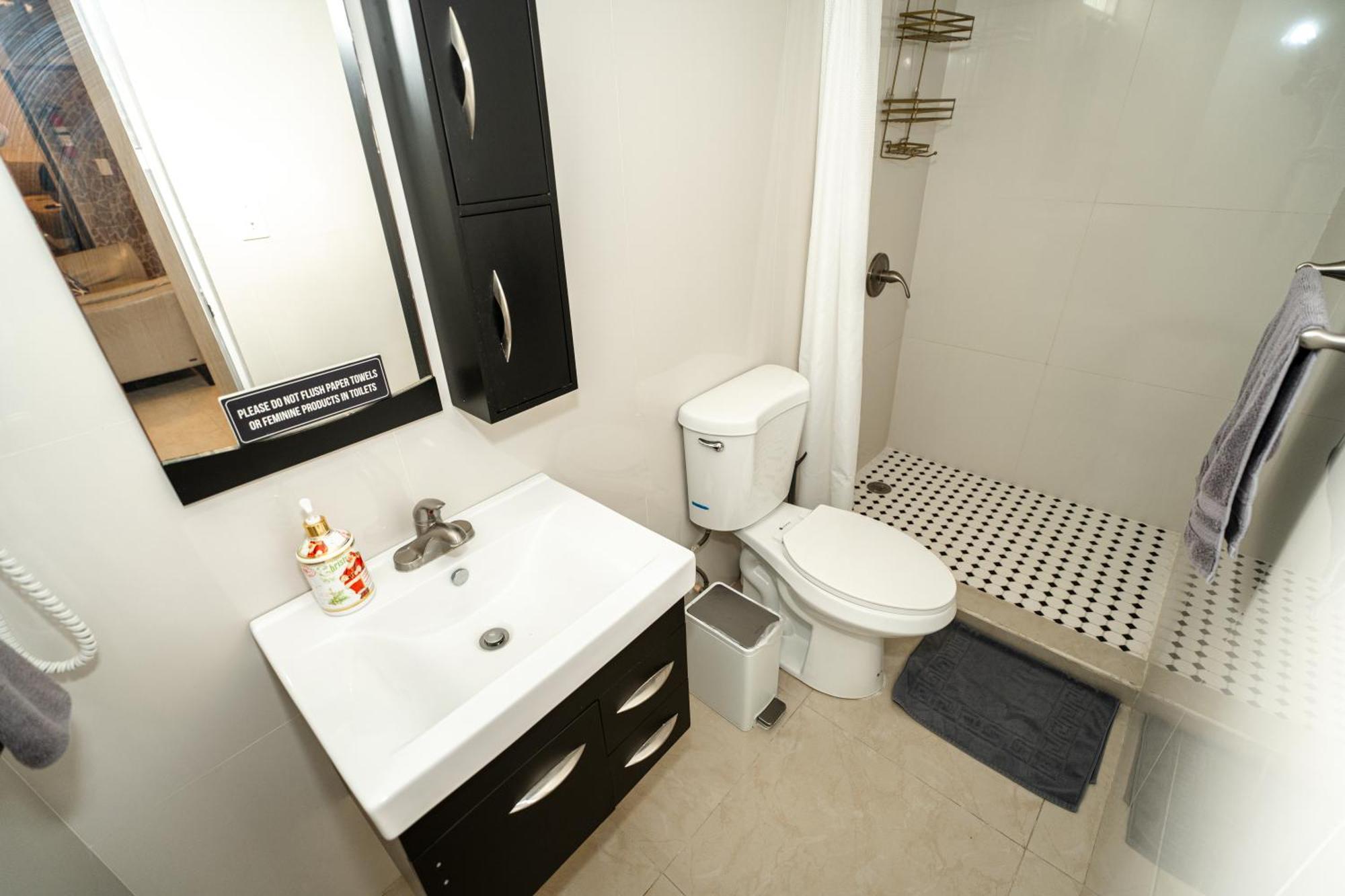 Appartement Compact Haven With Private Entrance And Free Parking And Laundry à Ponce Extérieur photo
